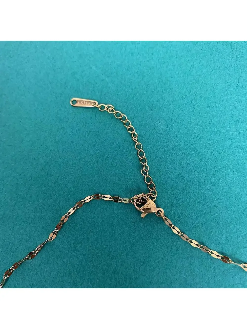 Y2k gold opal planet pendant opium necklace. Cool design. Chain is unisex. 18